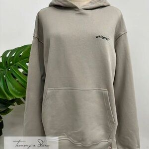 White fox boutique hoodie Size M/L new